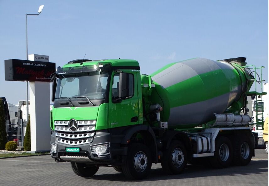 Mercedes-Benz AROCS 3240 8x4 LIEBHERR 9M3 camión hormigonera