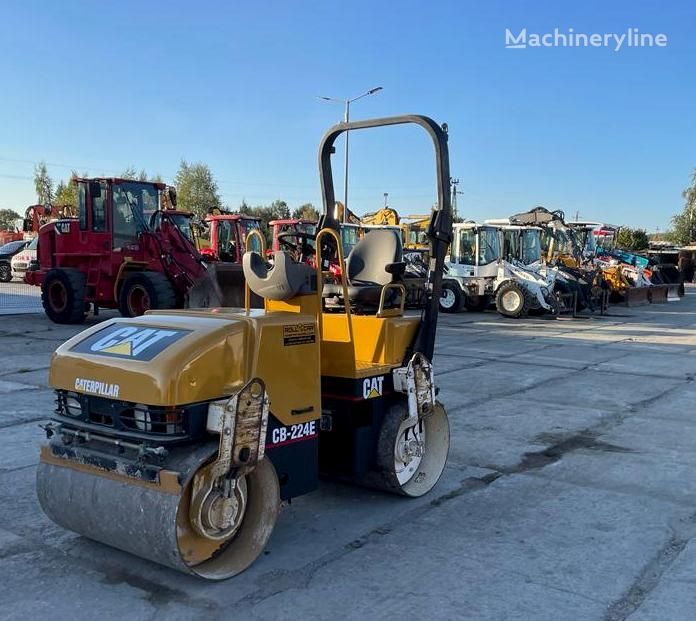 Caterpillar CB224E compactador de asfalto