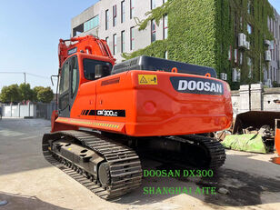Doosan DX300 excavadora de cadenas