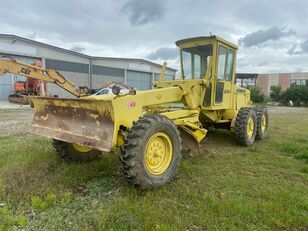 John Deere 570A motoniveladora