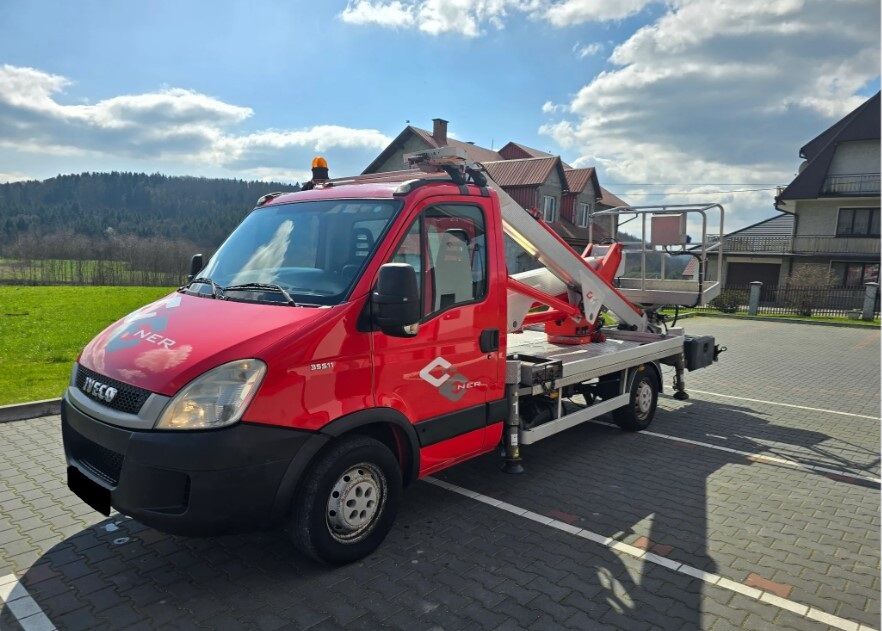 IVECO Daily 35S11 Multitel MX 170 plataforma sobre camión